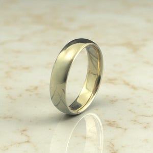 Gouden Titanium Trouwring: Afgeronde Comfort Fit Band, Op Maat Gegraveerd, Duurzaam en Lichtgewicht Ontwerp