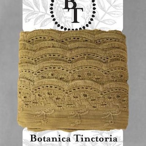 Renda de algodão orgânico tingido naturalmente, 75mm de largura - Oliva *vendida em cartão de 5m*