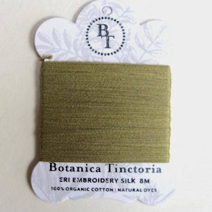 Fio dental de seda Eri naturalmente tingido - verde-oliva, cartão de 8m