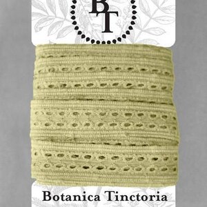 Renda de algodão orgânico tingido naturalmente, 20mm de largura - Verde Folha *vendida em cartão de 5m*