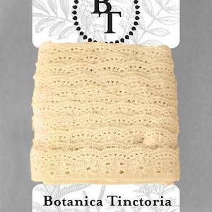 Renda de algodão orgânico tingido naturalmente, 25mm de largura - Areia *vendida em cartão de 5m*