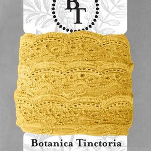 Renda de algodão orgânico tingido naturalmente, 75mm de largura - Amarelo suave *vendido em cartão de 5m*