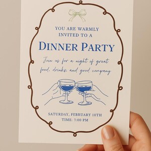 Elegante Toast Dinner Party Einladung - druckbare minimalistische Event-Einladung mit handgezeichneter Brille & Vintage-Rahmen