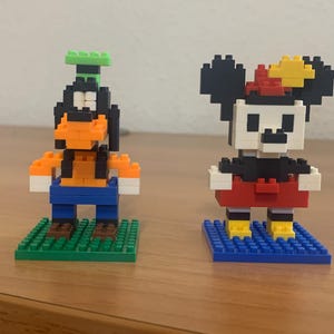 Iconic Cartoon Duo Mini Block Figures - Fun Building Set, Collectible Desk Decor, Creative Gift for Animation Lovers - Mouse and Dog