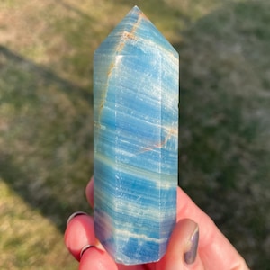Torre di calcite lemuriana blu acquatinta da 3,2 pollici, punta di cristallo di onice blu brillante dall&#39;Argentina, lucidata e autoportante, regalo per la casa per lei