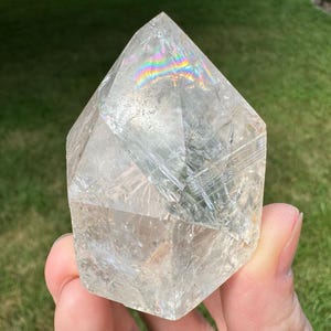 Cristallo di quarzo lemuriano arcobaleno n. 5, punta trasparente semilucida, torre di fuoco e ghiaccio, decorazione da soggiorno stregata, regalo per lei, per lui