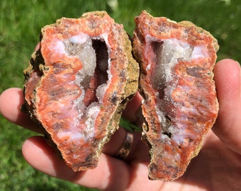 Geoda de calcedonia rosa, roja y morada con hematita de Marruecos n.º 2
