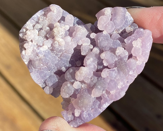 キラキラ輝くグレープアゲートハート：紫ブドウ状ドゥルージー