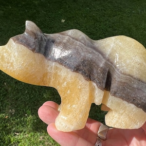 Large Banded Onyx Bear, Banded Calcite Crystal Carving, Mama Bear Gift, Bear Figurine, Crystal Bear Figure, Gift for Mom, Spirit Animal #1