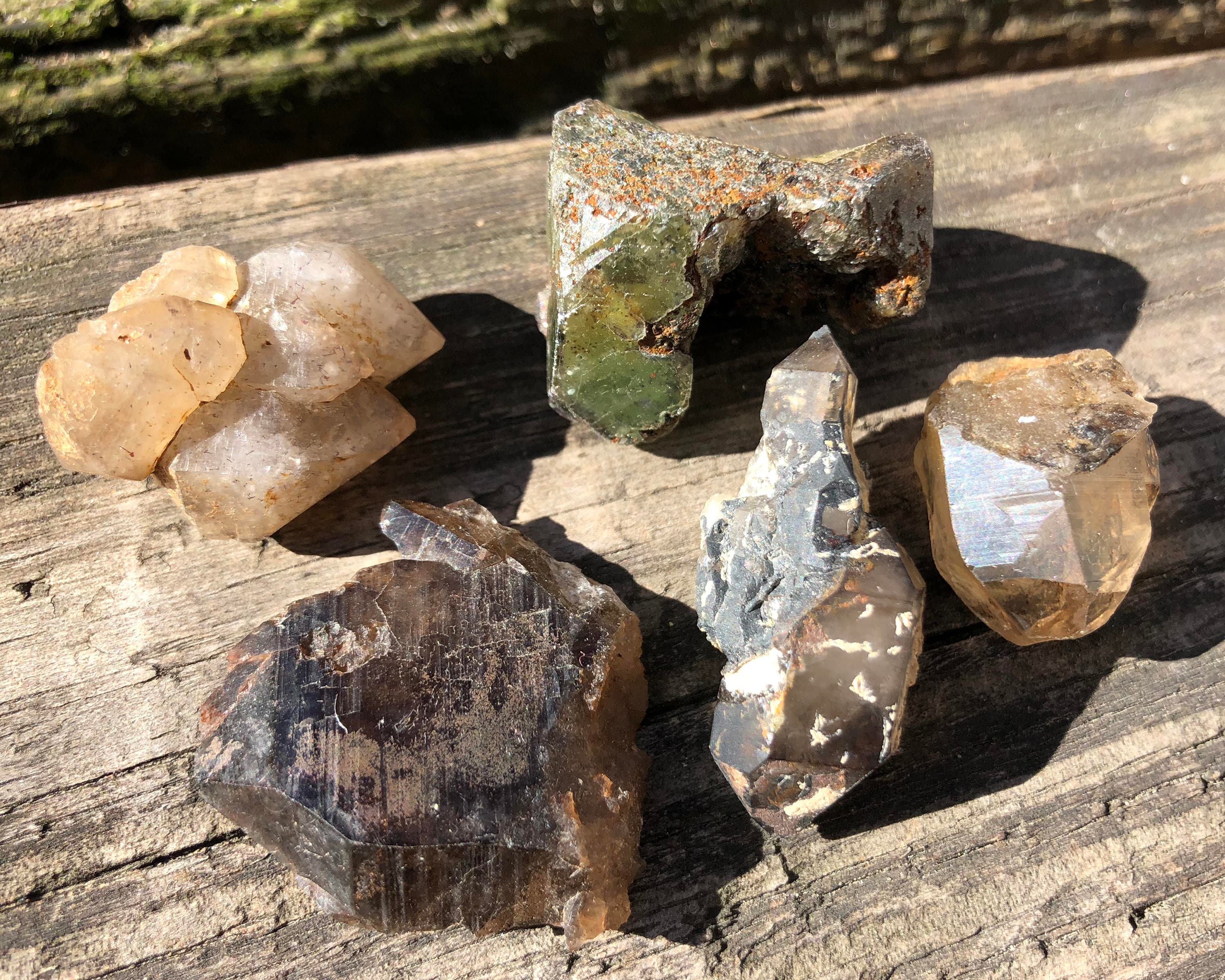 ナミビア産鉱物のクリスタルセット：グリーンフローライト