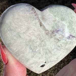 2.5&quot; Kammererite Heart, Kammererite Crystal, Chatoyant Clinochlore, Gift for Her, Kammererite Palm Stone, Healing Crystals, Rare #3