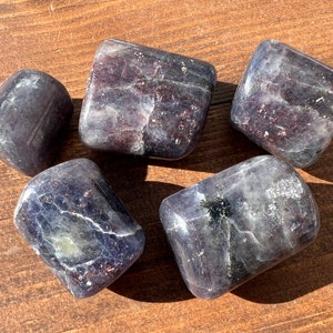 1/4 lb Tumbled Bloodshot Iolite Sunstone Crystals, Tumbled Stones, Small Polished Iolite, Confetti Sunstone, Sparkly Hematite Quarter Pound
