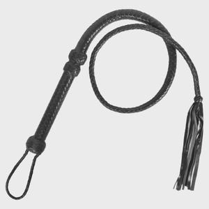 Genuine leather bullwhip 3ft long with 12 plaits heavy-duty and durable Perfect for training costume or display Classic black whip