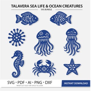 Könnte beinhalten: Eine digitale Sammlung mit dem Titel TALAVERA SEA LIFE & OCEAN CREATURES SVG BUNDLE mit dunkelblauen Silhouetten von zwei Fischen, einem Seeigel, zwei Quallen, einem Seepferdchen, einer Krabbe und einem Seestern mit floralen Mustern.