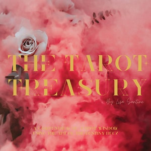 Peut inclure: Une couverture de livre avec le titre "THE TAROT TREASURY" en lettres dorées sur un fond rose et blanc avec une rose blanche.