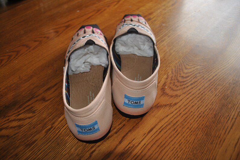 Custom Hand Painted Toms feet w/ embelishments fushia toes and Etsy