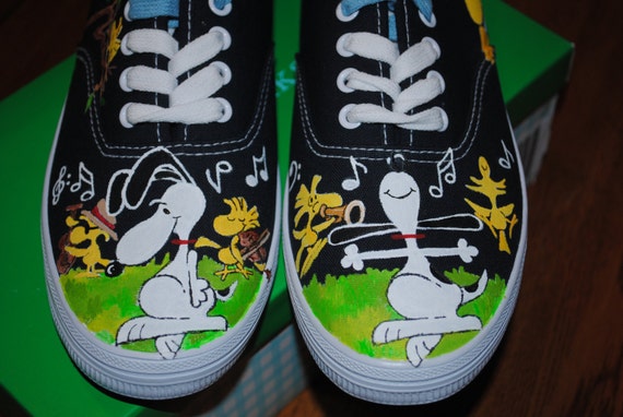 womens snoopy sneakers