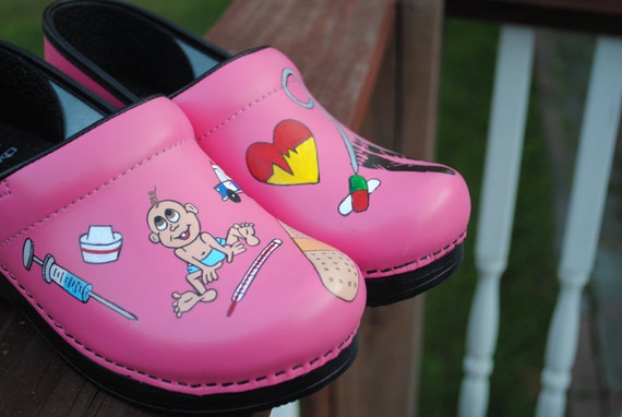 pink dansko nursing shoes
