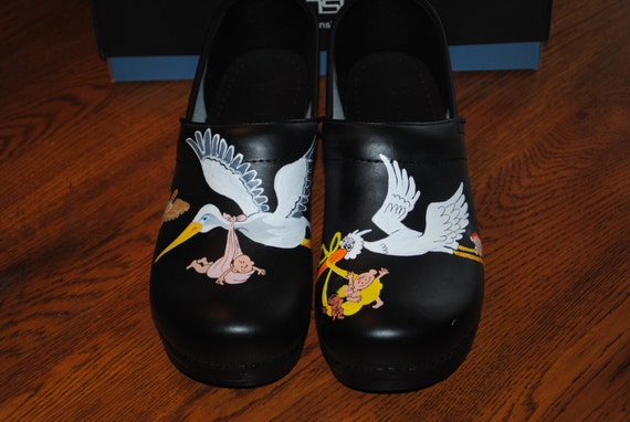 dansko men's nursing shoes