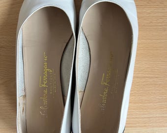 Vintage Salvatore Ferragamo black and white flats size 4