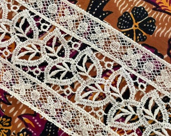 3" Ivory Cotton Irish-style Lace - Vintage