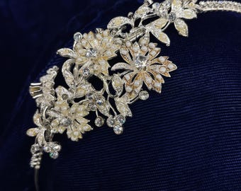 Modern bridal tiara headband with rhinestone and pearl floral decoration