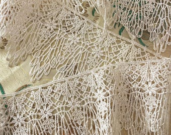 3 1/4" white cotton Venetian lace