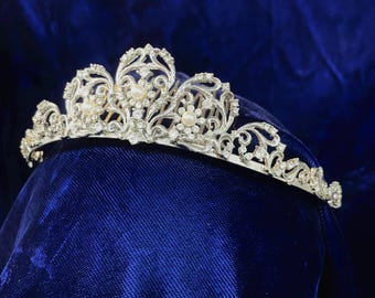Rhinestone and pearl bridal tiara - silver tone