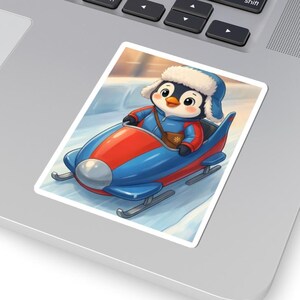 Pegatina de pingüino, pingüino bobsledder, temática de deportes de invierno, escena de pista helada, decoración para portátil y agenda, regalo para aficionados al deporte, Juegos Olímpicos de Invierno