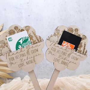 Porta tarjetas de regalo personalizado para maestros, "Gracias por ayudarme a cultivar una planta", regalo de fin de año para maestros de un estudiante, nombre personalizado