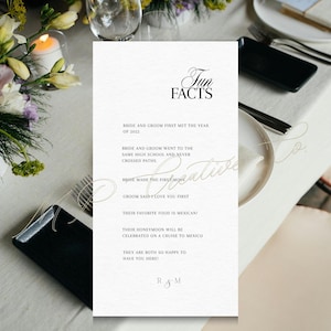 Peut inclure: Une carte de mariage rectangulaire blanche avec le texte noir FUN FACTS suivi de détails sur le couple, notamment leur rencontre en 2022, leur lycée commun et leur goût pour la cuisine mexicaine, avec les initiales R & M en bas.