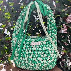 Green Crochet Shoulder Bag – Handmade Coquette Purse with Bow, Soft Girl Aesthetic, Summer T-Shirt Yarn Tote with Lining, Gift for Her