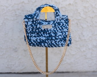 Blauwe gehaakte mini-portemonnee – handgemaakte tweekleurige tas met verstelbare gouden ketting, schoudertas en crossbodytas