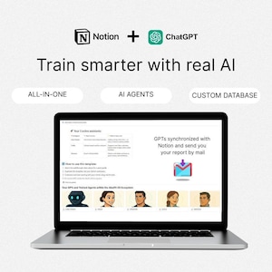 Puede incluir: Un portátil muestra "Notion + ChatGPT" y "Train smarter with real AI." La pantalla muestra una plantilla con agentes de IA y una base de datos personalizada. El portátil está abierto sobre una superficie blanca.
