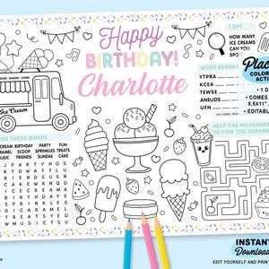 Op de afbeelding: Een zwart-witte placemat met kleuractiviteiten met een ijsthema. De placemat heeft een verjaardagsthema met de tekst "Happy Birthday Charlotte". Bevat een woordzoeker, een doolhof en een "Ik zie, ik zie wat jij niet ziet"-spel.