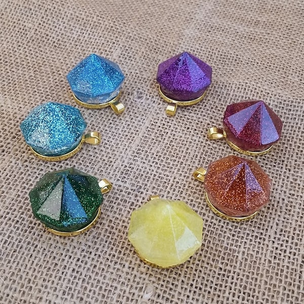 Chakra Necklace: Resin Jewel Necklaces Rainbow of Crystal Chakra Gem Shape Large Pendant Red Orange Yellow Green Blue Purple Glitter Resin