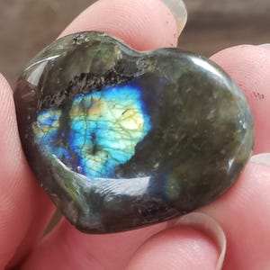 Labradorite Mini Heart: High Quality Small Stone Hand Carved Hearts From Genuine Crystal Mineral Rainbow Flash Fire Alter Palm Stone 4