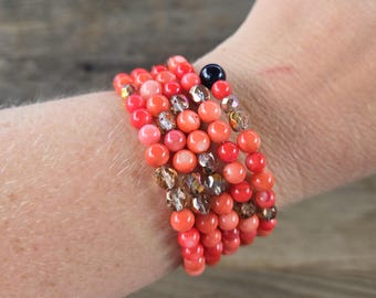Coral Pink Beaded Bracelet: Mother of Pearl Shell Cat's Eye Flash Shine 1970s 70s Vintage Upcycled Beads Memory Wire Beachy Spring Summer