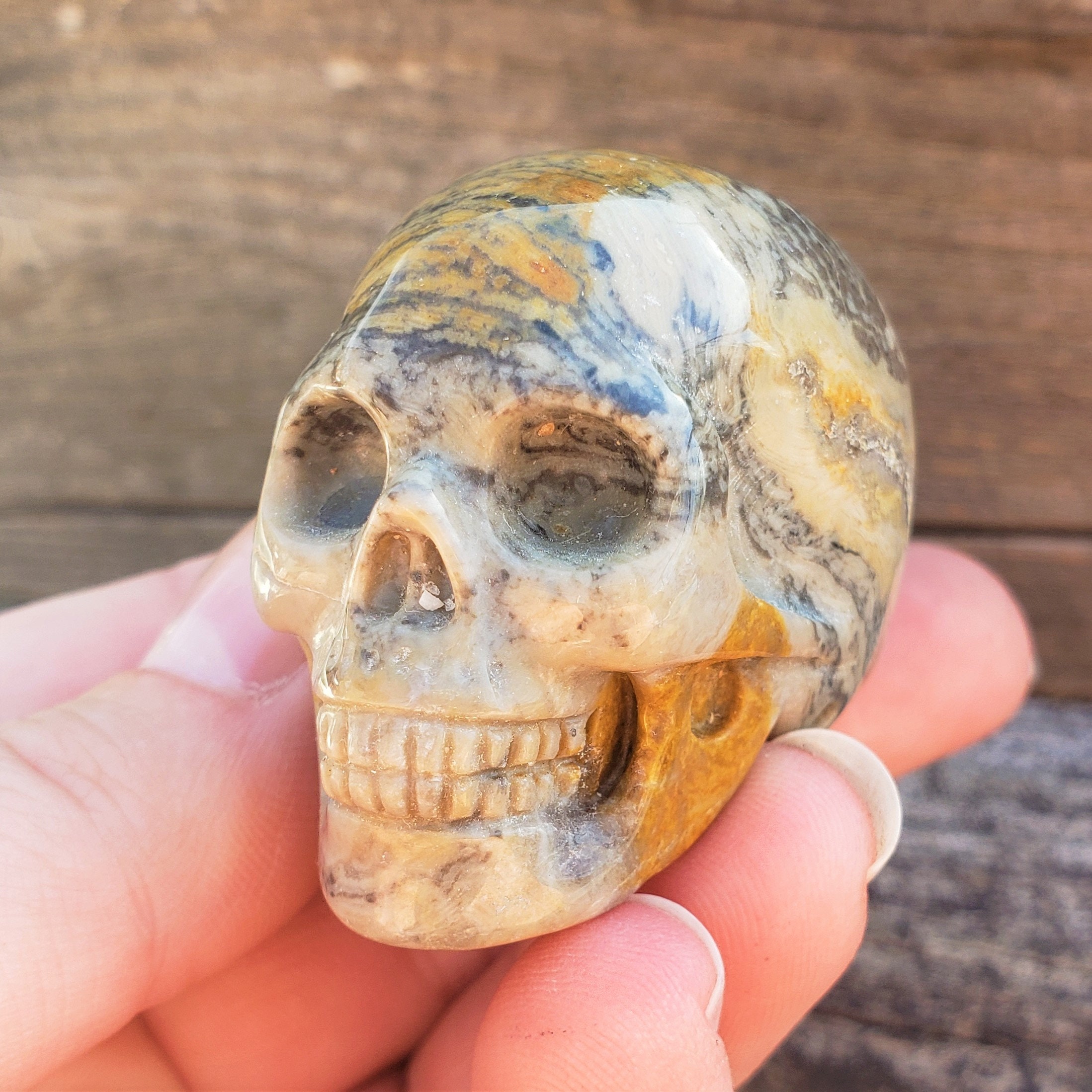 Agate Skull Top Quality Small Size Skull Carving Swirl Banded Grey Yellow Rust Red Stone Carved Alter Stones Mineral Collection