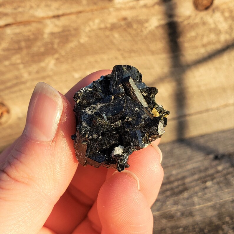 a Epidote Crystal 23 Grams Small Size Excellent High Quality Crystals Mineral Specimen Dark Green Gemmy Epidote Specimen from Peru