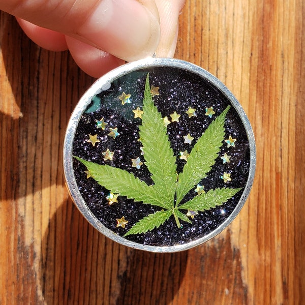 Weed Leaf Necklace: Starry Night Cannabis Leaf Resin Real Pot Leaf, Black Holographic Rainbow Glitter Background & Gold Stars 38 mm