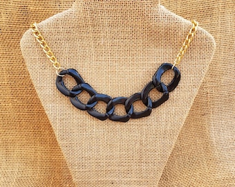 Vintage jaren 80 geüpcycled ketting: 80's Night Vintage zwarte plastic extra grote schakels Lichtgewicht jaren 80 vergulde ketting korte ketting