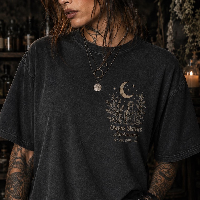 Häxig apotekare-skjorta, vintage Halloween-t-shirt, läskig säsong-grafik fram och bak, Cottagecore-topp bild 7