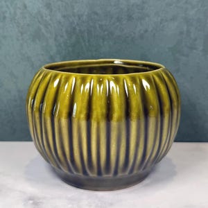 McCoy 685 Planter - Olive Green Ribbed Bowl Planter
