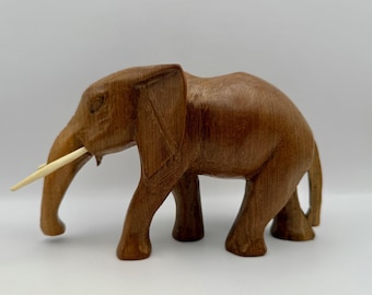 木製象の彫刻 牙付き ヴィンテージの牙付き木彫り象 - Etsy 日本