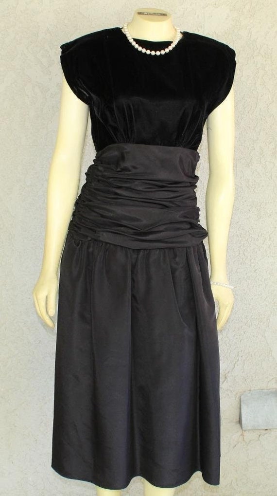 VTG Black Rayon Velvet Satin Prom Dress Gown Backl