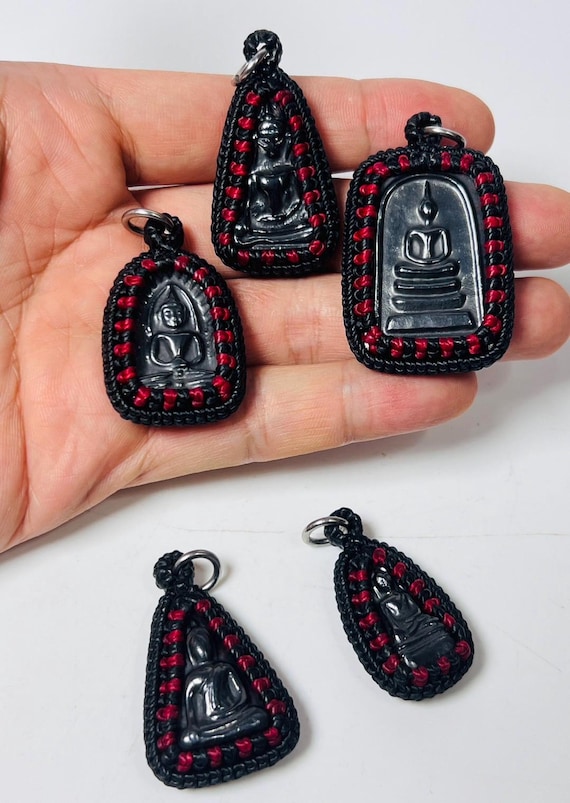 Magnetic Black Leklai Buddha Amulet Set: Benjapakee Thai Pendants