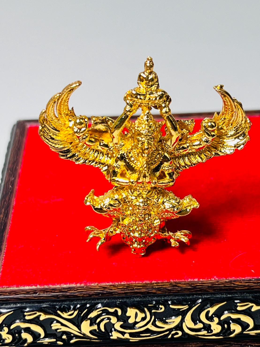 GARUDA TRIKAYA ガルーダ　トリカヤ Garuda Amulet: Thai Bronze Phaya Krut With Buddha - Wat Kruttaram