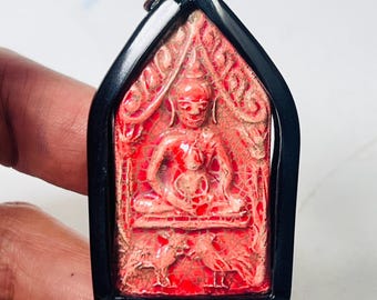 Phra Khun Paen Amulet: Red Lacquer Buddha Charm, Wat Yai Chai