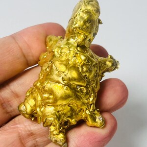 Golden Leklai Turtle Amulet: Thai Wealth & Longevity Charm